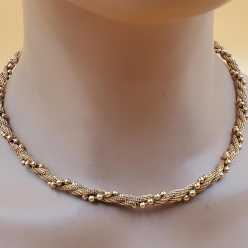 Elegant Gold-tone AVON Vintage Twisted Mesh Chain Necklace